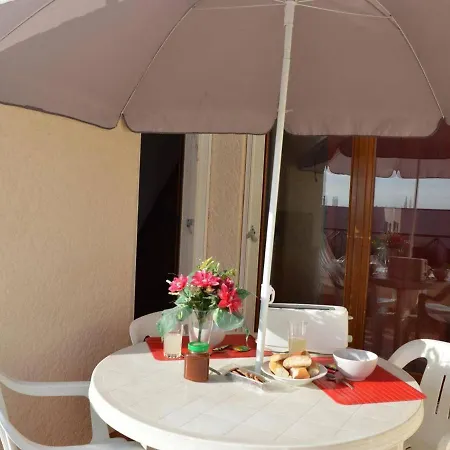 St-aygulf : Mezzanine 4 Pers, Terrasse, Parking, Lave-linge, Animaux Bienvenus - Fr-1-226a-13 Apartment